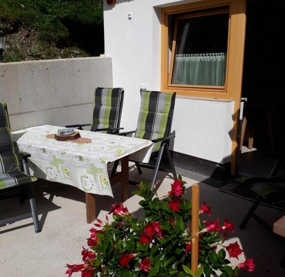 Apartament 3 Dormitoris, Landhaus Granat