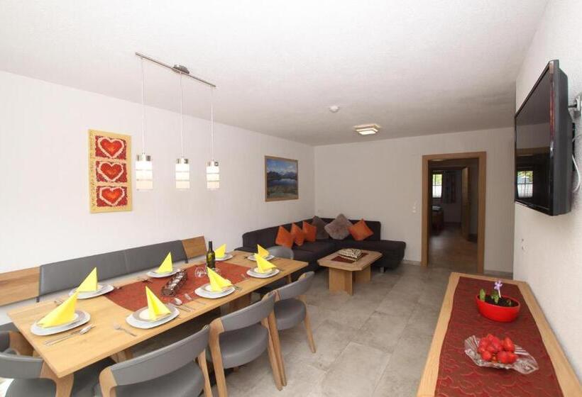 Apartament 3 Dormitoris, Landhaus Granat