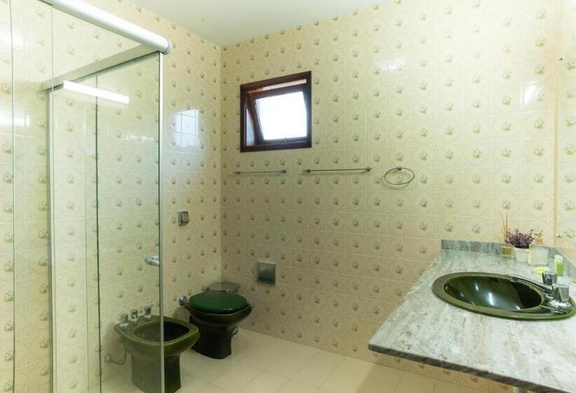 חדר בסיסי לשלושה, Pousada Avenida