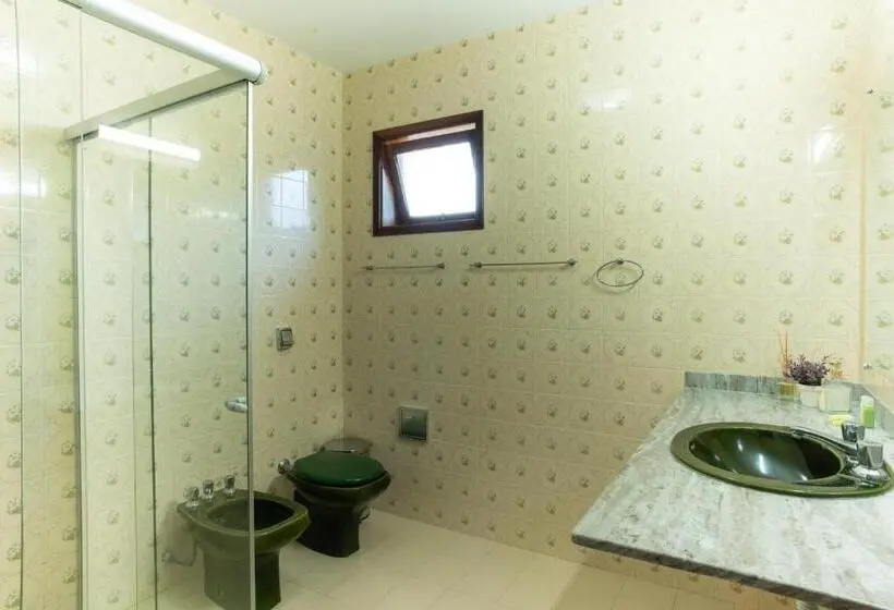 اتاق ساده سه‌ نفره, Pousada Avenida