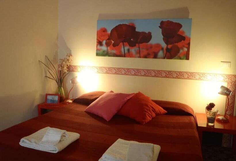 غرفة قياسية رباعية, Gianluca's Room