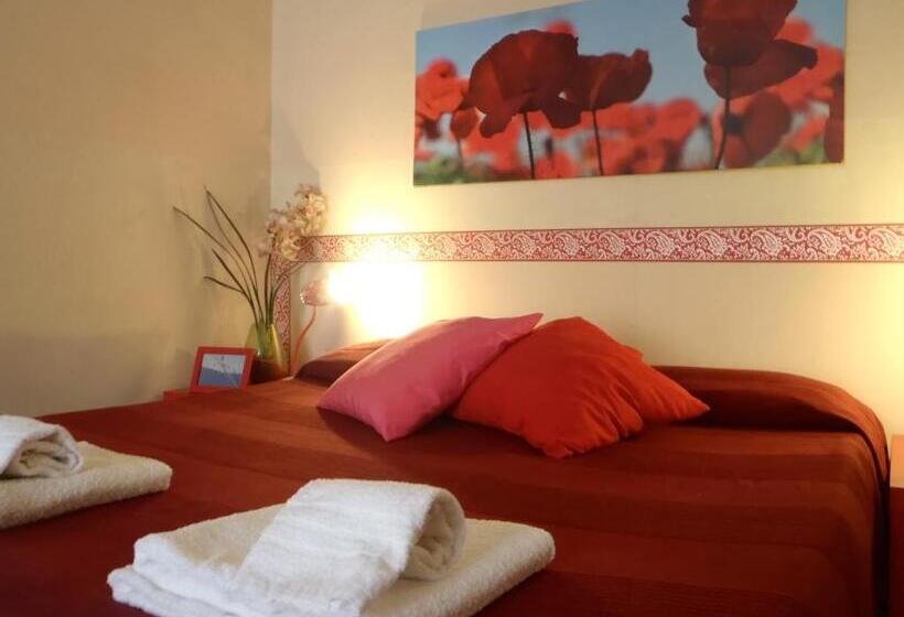 غرفة قياسية رباعية, Gianluca's Room