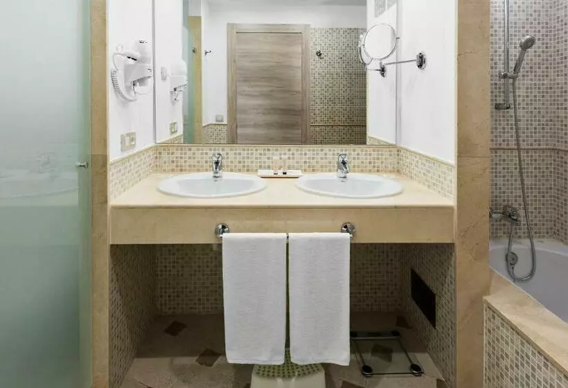 سوئیت جونیور خانوادگی, Elba Lanzarote Royal Village Resort