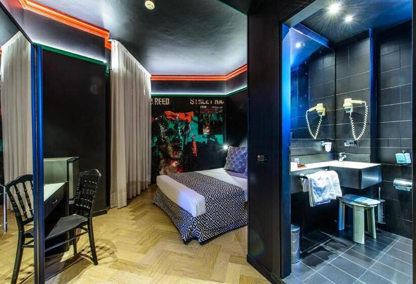 اتاق عادی, Admiral Art