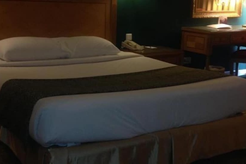 اتاق سوپریور, Amarante Pyramids