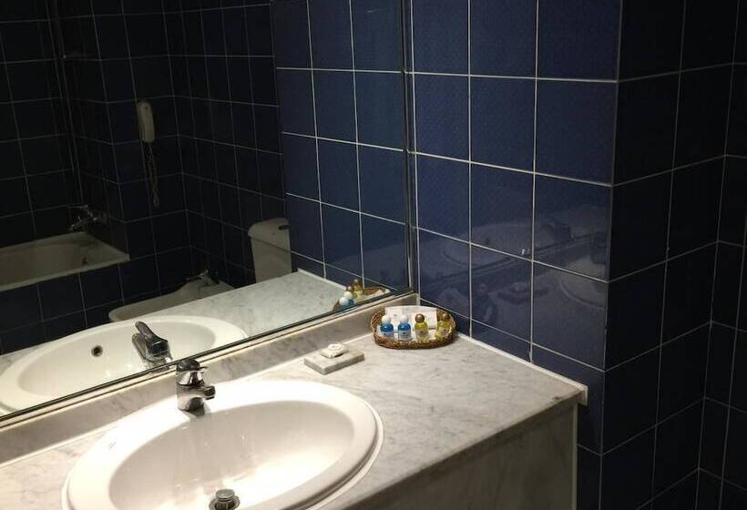 اتاق استاندارد, Amarante Pyramids