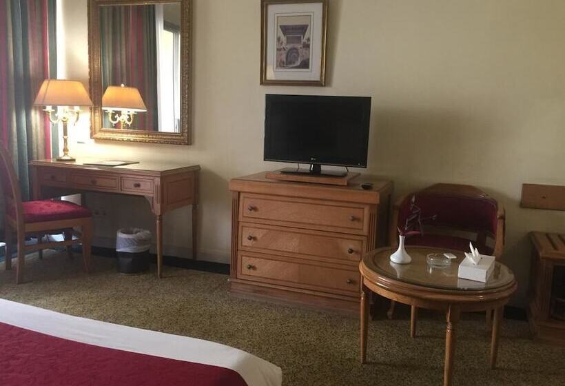 اتاق استاندارد, Amarante Pyramids