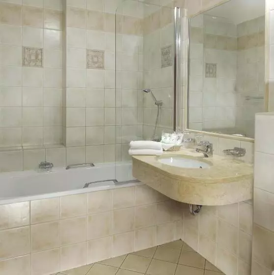 Standard Yhden Hengen Huone, Carlton