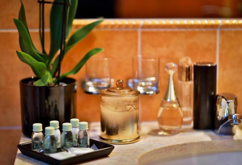 스탠다드 싱글 룸, Carlton