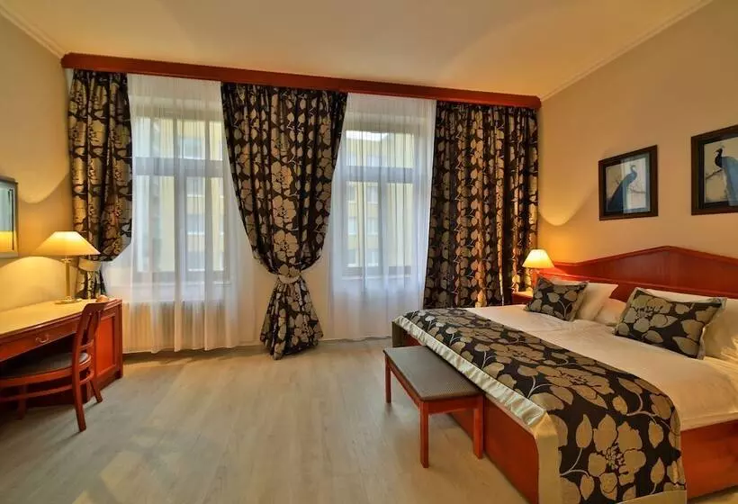 Standard-huone, Carlton
