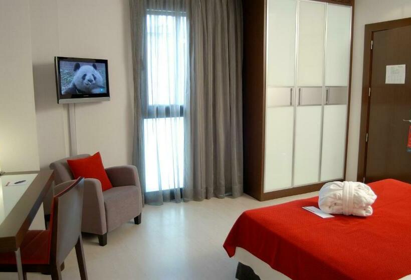 家庭间, Ciutat De Girona