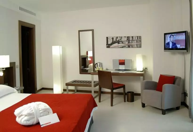 اتاق استاندارد, Ciutat De Girona
