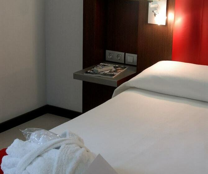 标准间, Ciutat De Girona