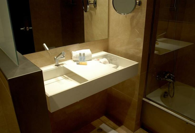 家庭间, Ciutat De Girona