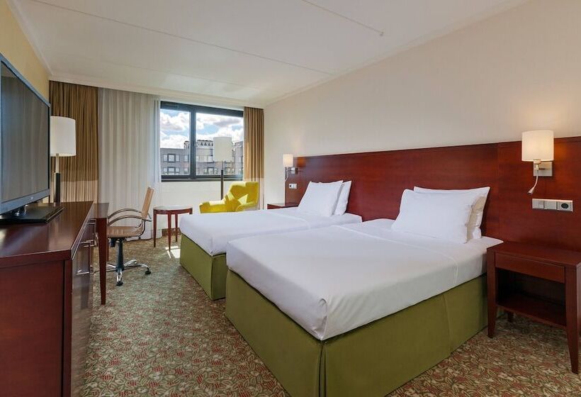 上層階スタンダードルーム, Courtyard By Marriott Düsseldorf Seestern