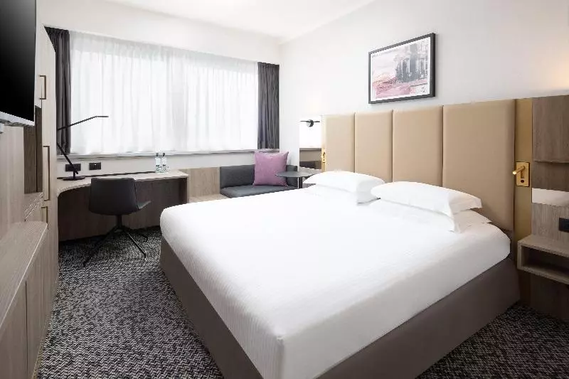 اتاق استاندارد با تخت بزرگ, Crowne Plaza Milan Linate, An Ihg
