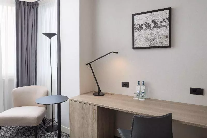 اتاق استاندارد با تخت بزرگ, Crowne Plaza Milan Linate, An Ihg