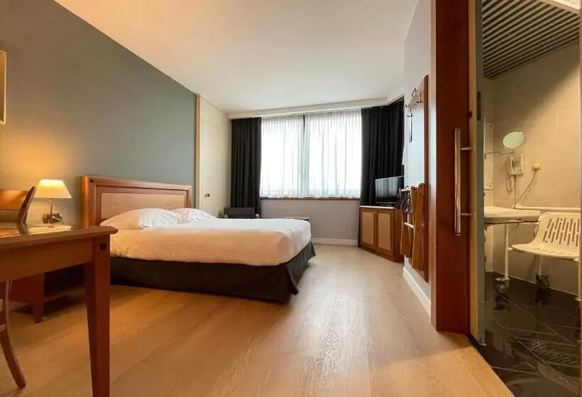 اتاق استاندارد برای معلولان, Crowne Plaza Milan Linate, An Ihg