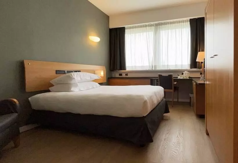 اتاق استاندارد, Crowne Plaza Milan Linate, An Ihg