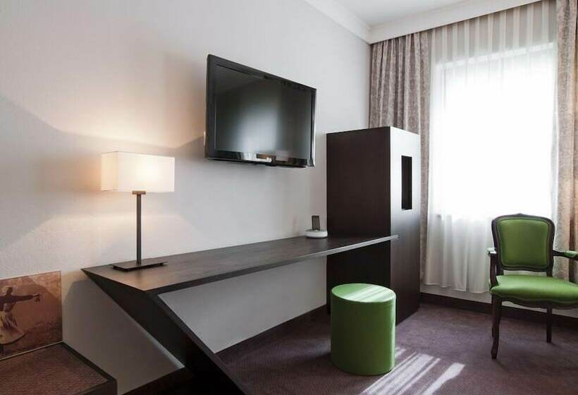 غرفة قياسية ثلاثية, Der Salzburger Hof