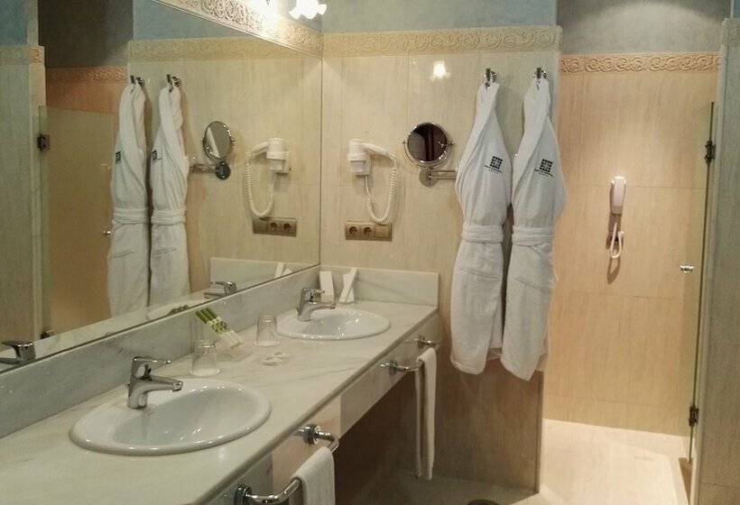 اتاق سوپریور, Duques De Medinaceli