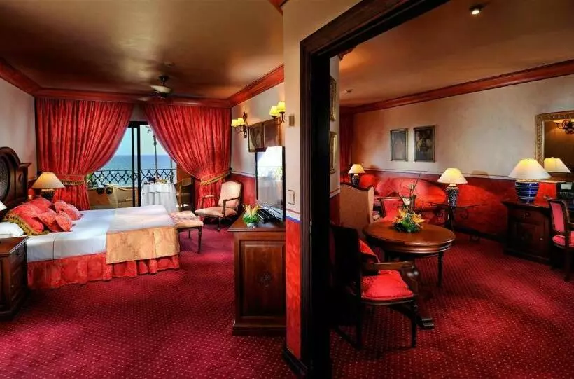 オーシャンビュースイート, Europe Villa Cortes Gl