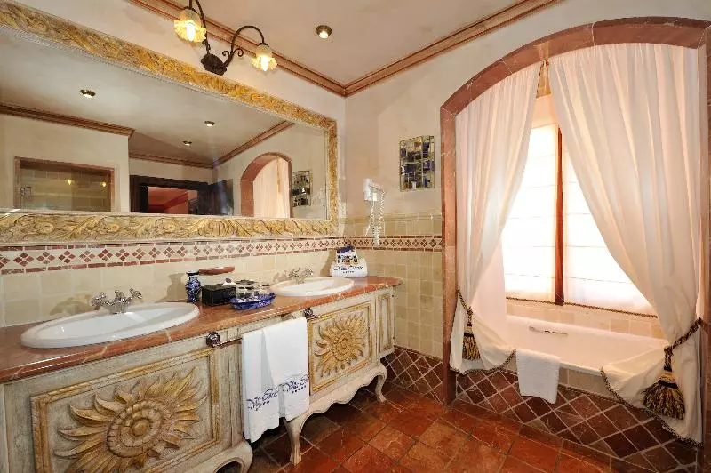 オーシャンビュージュニアスイート, Europe Villa Cortes Gl