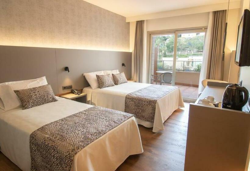 스탠다드 트리플 룸 풀장 전망, Golden Bahia De Tossa & Spa 4 Sup