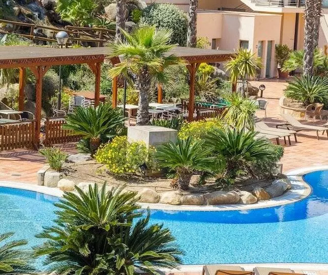 اتاق استاندارد سه تخته با چشم‌انداز استخر, Golden Bahia De Tossa & Spa 4 Sup