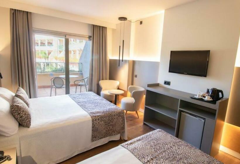 스탠다드 쿼드러플룸, 수영장 전망, Golden Bahia De Tossa & Spa 4 Sup