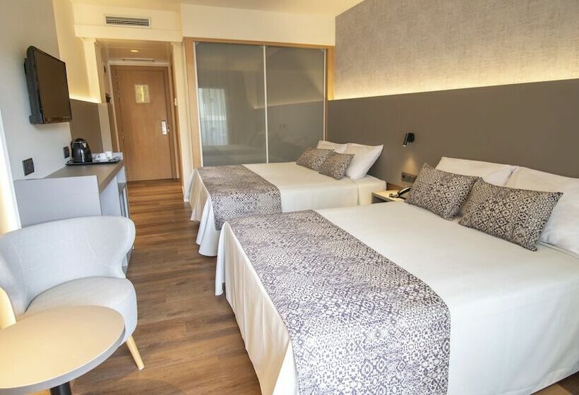 스탠다드 쿼드러플룸, 수영장 전망, Golden Bahia De Tossa & Spa 4 Sup