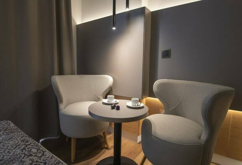 스탠다드 쿼드러플룸, 수영장 전망, Golden Bahia De Tossa & Spa 4 Sup