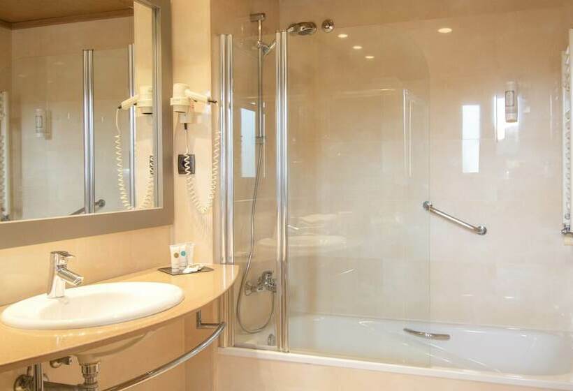 스탠다드 쿼드러플룸, 수영장 전망, Golden Bahia De Tossa & Spa 4 Sup