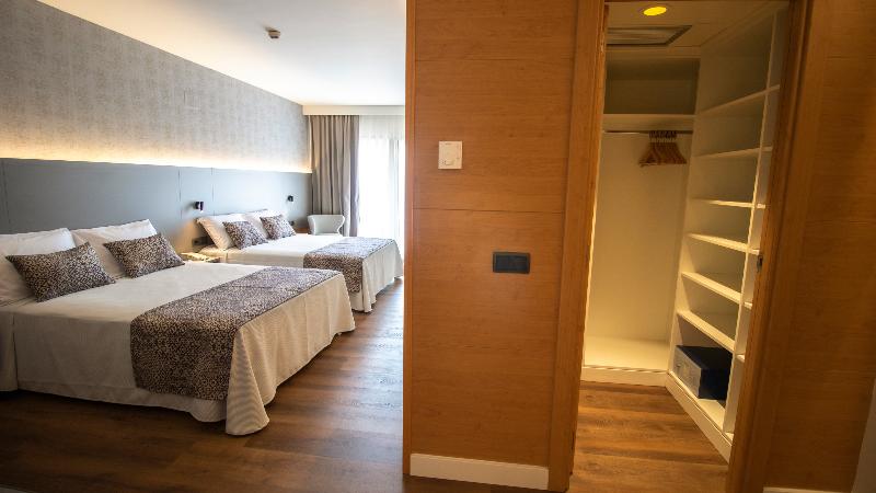 Четырехместный Номер Стандарт, Golden Bahia De Tossa & Spa 4 Sup