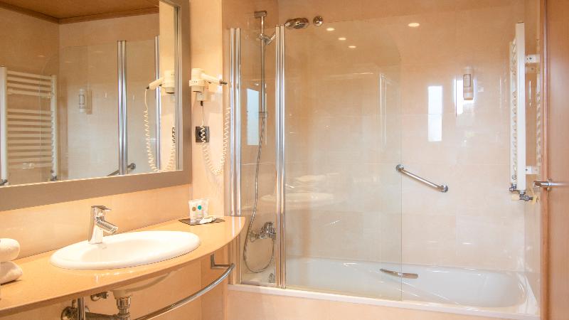 스탠다드 트리플 룸 풀장 전망, Golden Bahia De Tossa & Spa 4 Sup