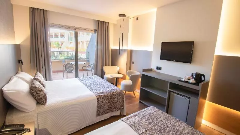 اتاق استاندارد با چشم‌انداز استخر, Golden Bahia De Tossa & Spa 4 Sup