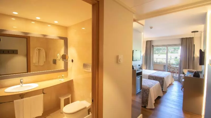 اتاق استاندارد با چشم‌انداز استخر, Golden Bahia De Tossa & Spa 4 Sup