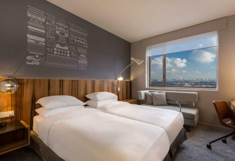 اتاق کلاب, Hyatt Regency Paris Etoile
