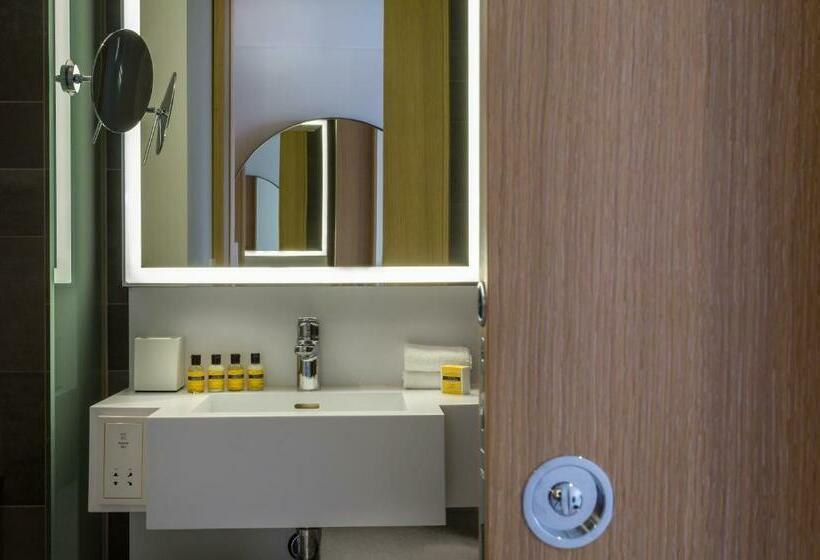 Номер Deluxe с Видом, Hyatt Regency Paris Etoile