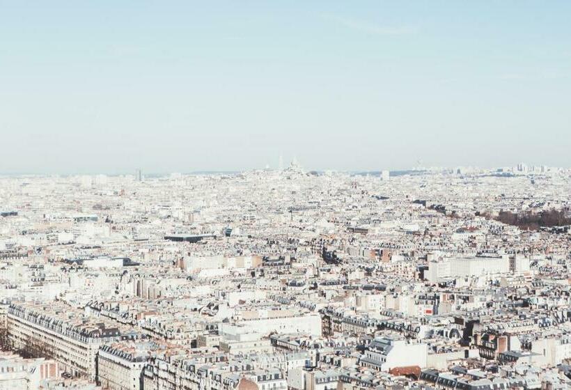 اتاق لوکس با چشم‌انداز, Hyatt Regency Paris Etoile