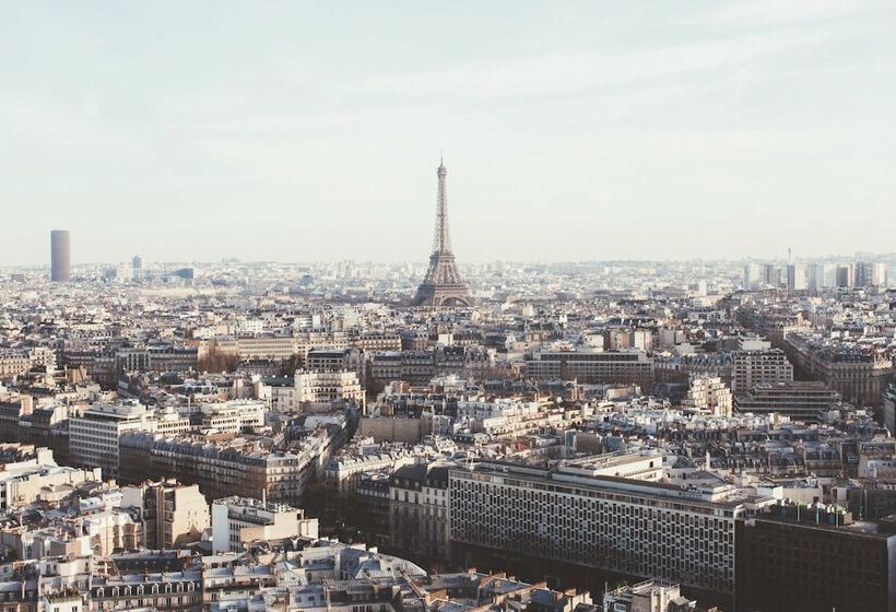 Номер Клуб, Hyatt Regency Paris Etoile