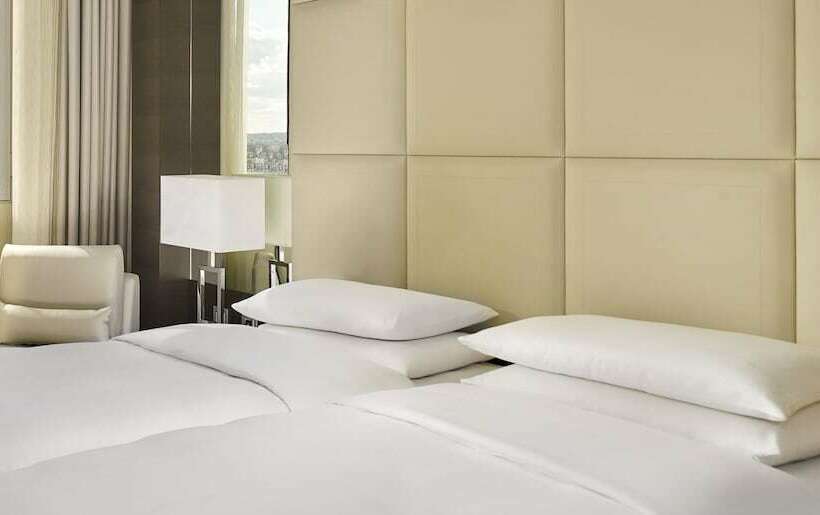 Номер Стандарт, Hyatt Regency Paris Etoile