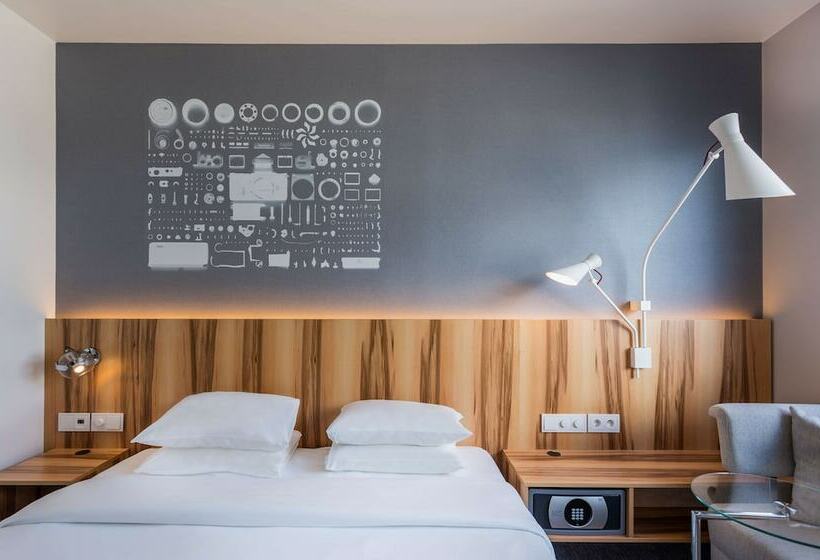 سوییت اجرایی, Hyatt Regency Paris Etoile