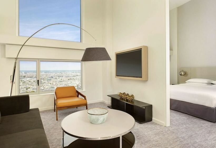Люкс, Hyatt Regency Paris Etoile