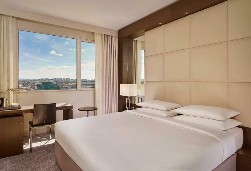 Стандартный Номер Кровать Кинг, Hyatt Regency Paris Etoile