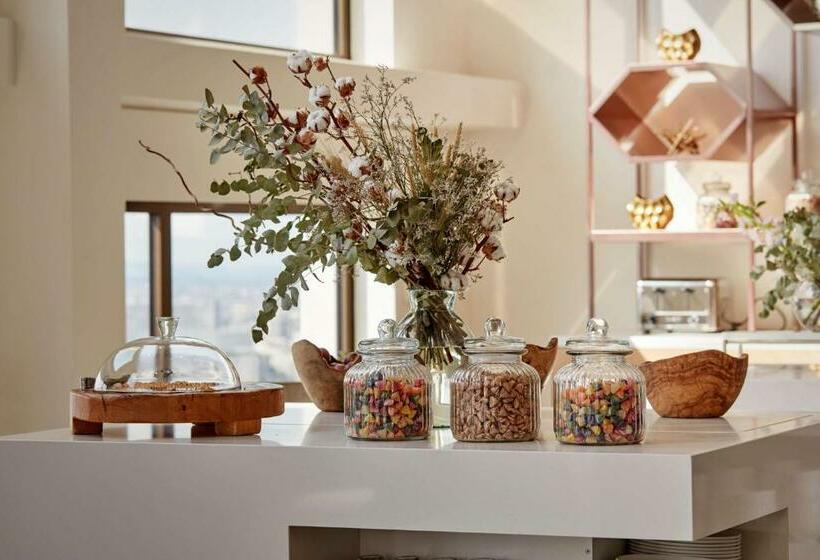 Номер Клуб Кровать Кинг, Hyatt Regency Paris Etoile