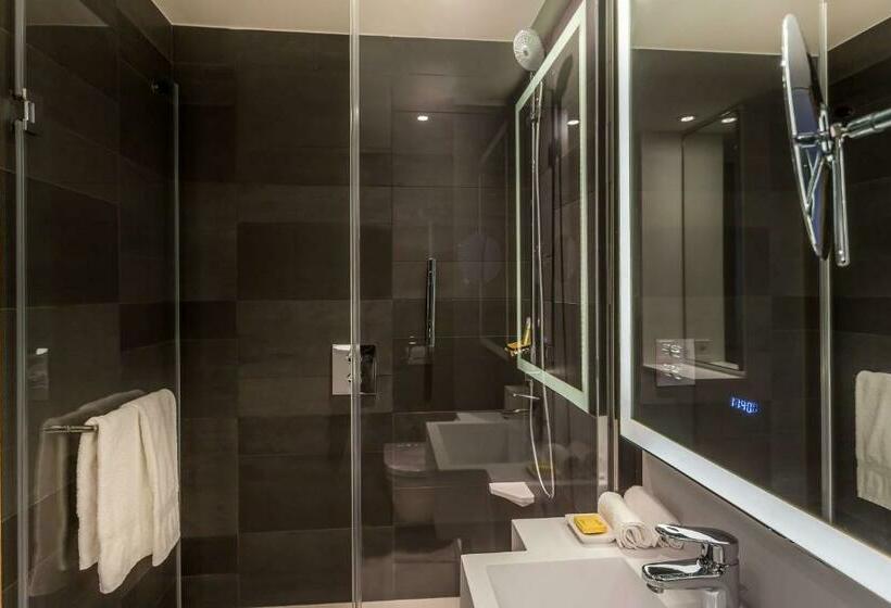 اتاق دلوکس با تخت کینگ و چشم‌انداز, Hyatt Regency Paris Etoile