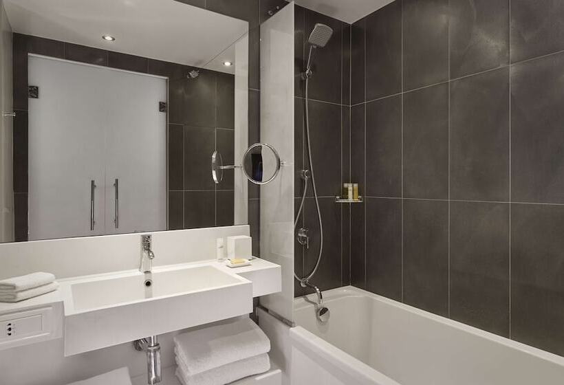 Номер Стандарт, Hyatt Regency Paris Etoile