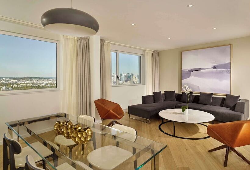 سوییت اجرایی, Hyatt Regency Paris Etoile