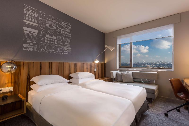 Номер Стандарт, Hyatt Regency Paris Etoile